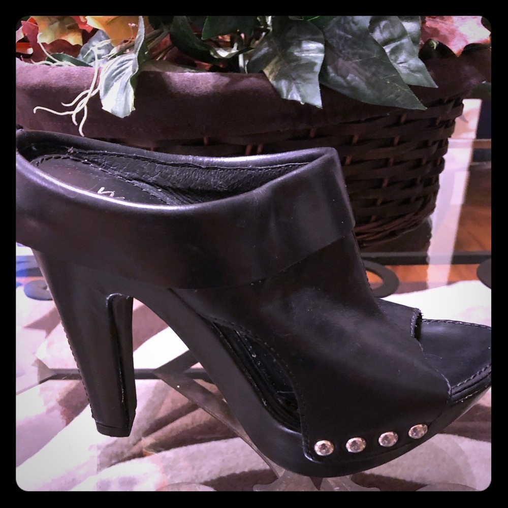 Ladies Mule Heels